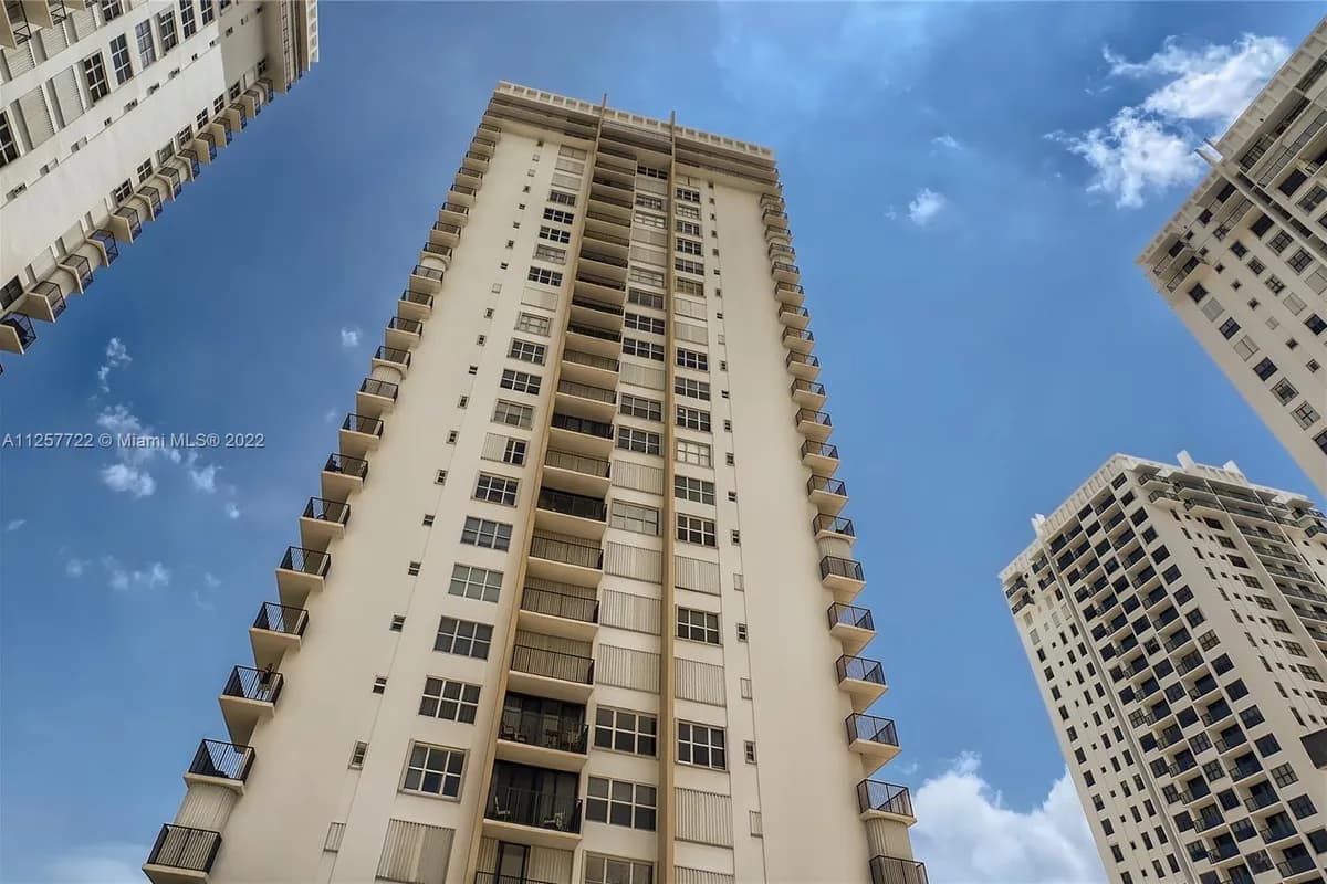 2201 S Ocean Dr # 1106, Hollywood FL 33019