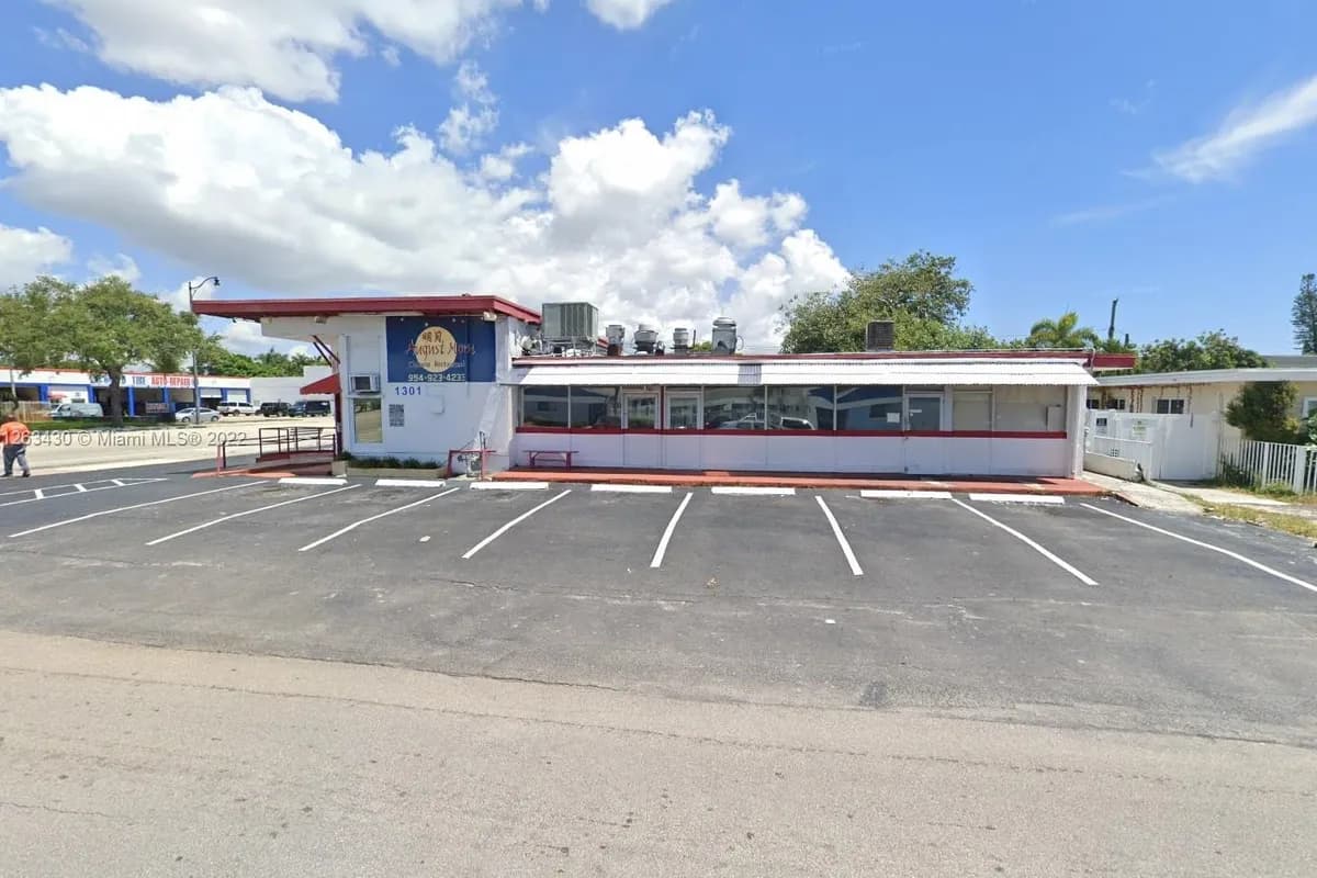 1301 N Federal Hwy, Hollywood FL 33020
