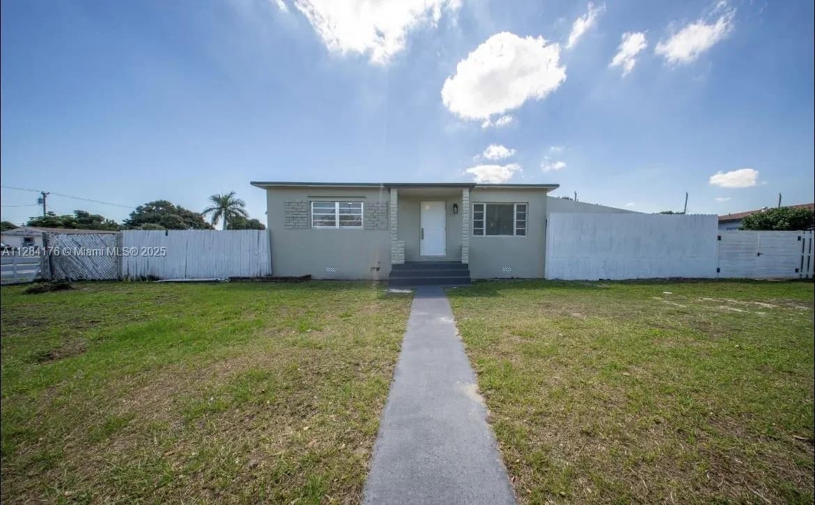 2 bedroom 1 bath for sale at 782 E 37th St, Hialeah FL 33013