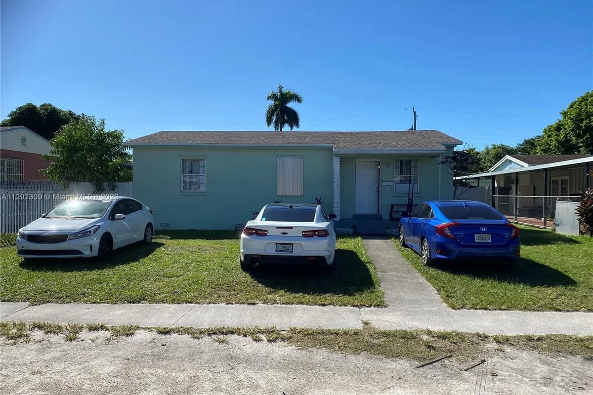 174 E 40th St, Hialeah FL 33013