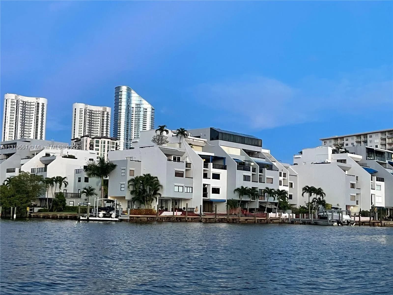 3 bedroom 2 bath for sale at 410 Poinciana Dr # 1715, Sunny Isles Beach FL 33160