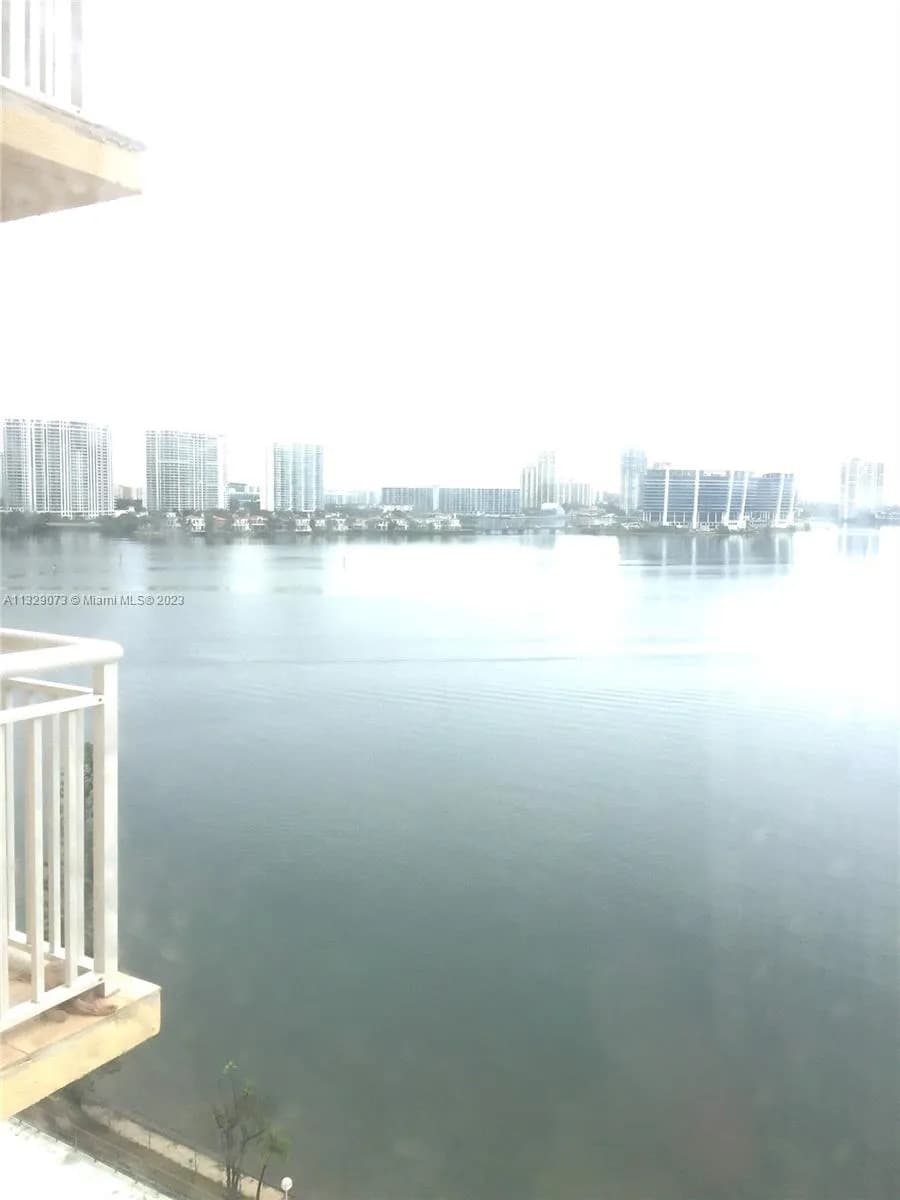 251 174th St # 1219, Sunny Isles Beach FL 33160