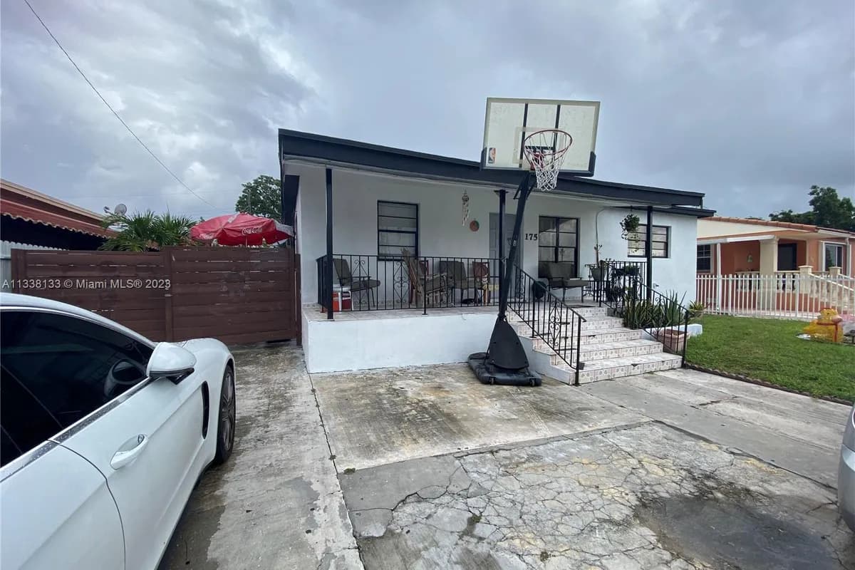 75 E 57th St, Hialeah FL 33013