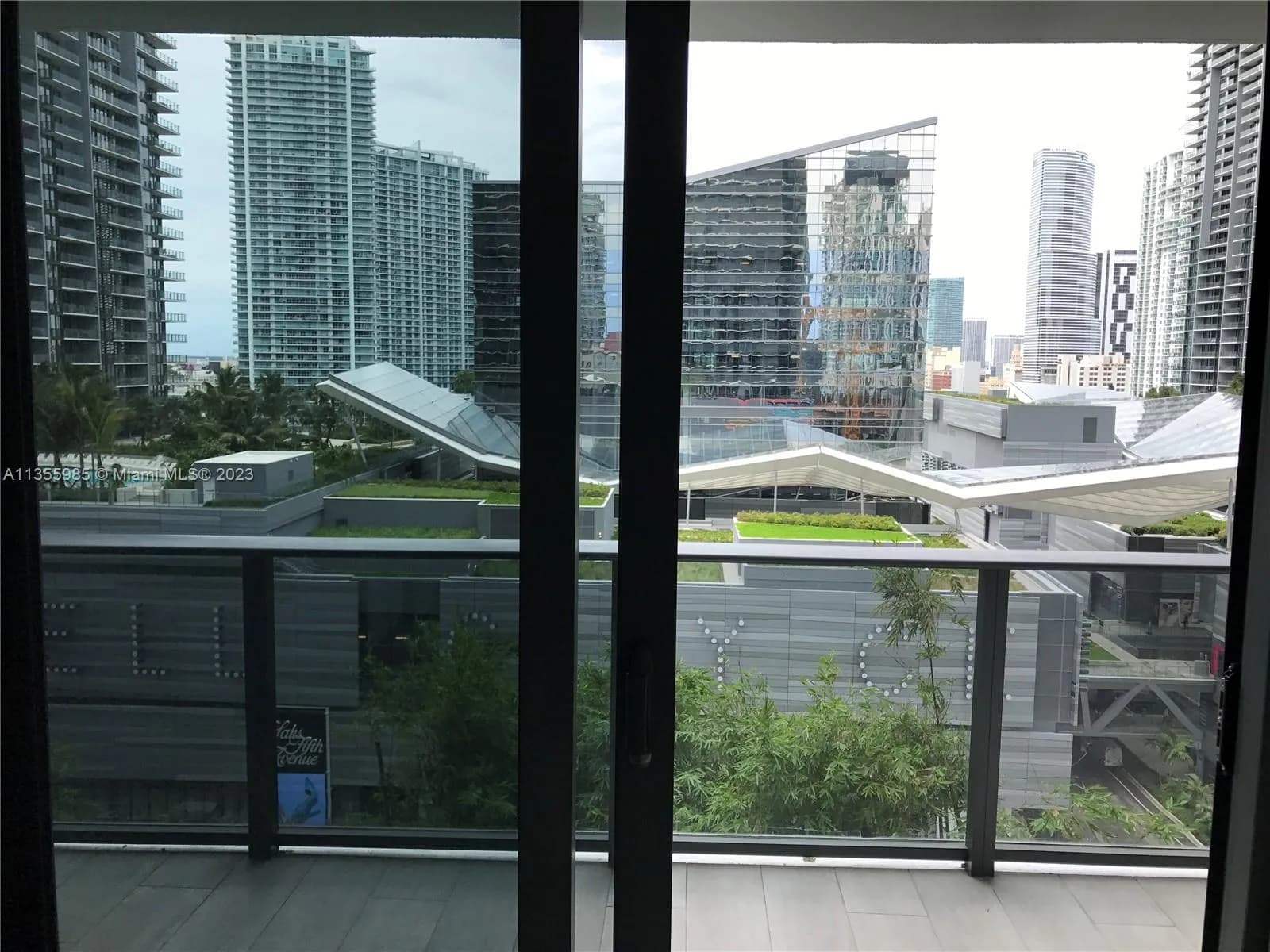 45 SW 9th St # 1109, Miami FL 33130