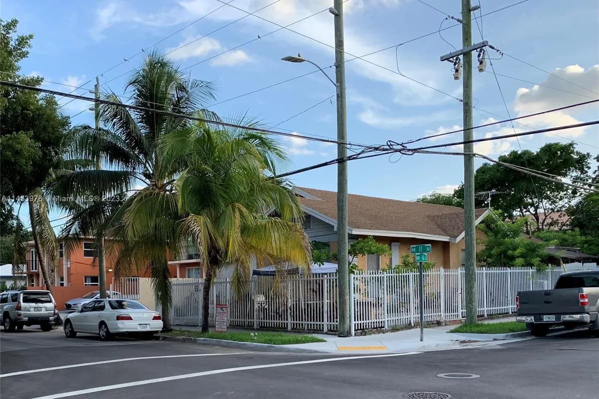 1104 NW 6th St, Miami FL 33136