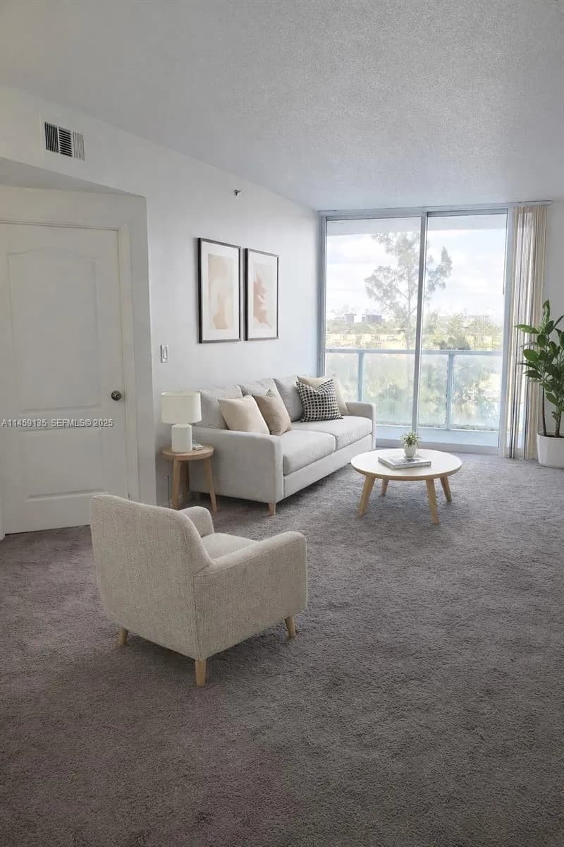 5077 NW 7th St # 903, Miami FL 33126