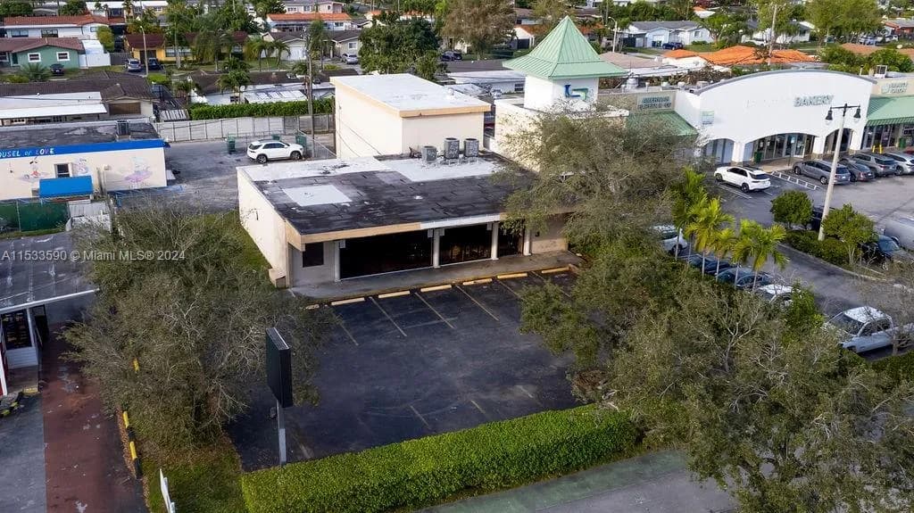 9465 SW 56th St, Miami FL 33165