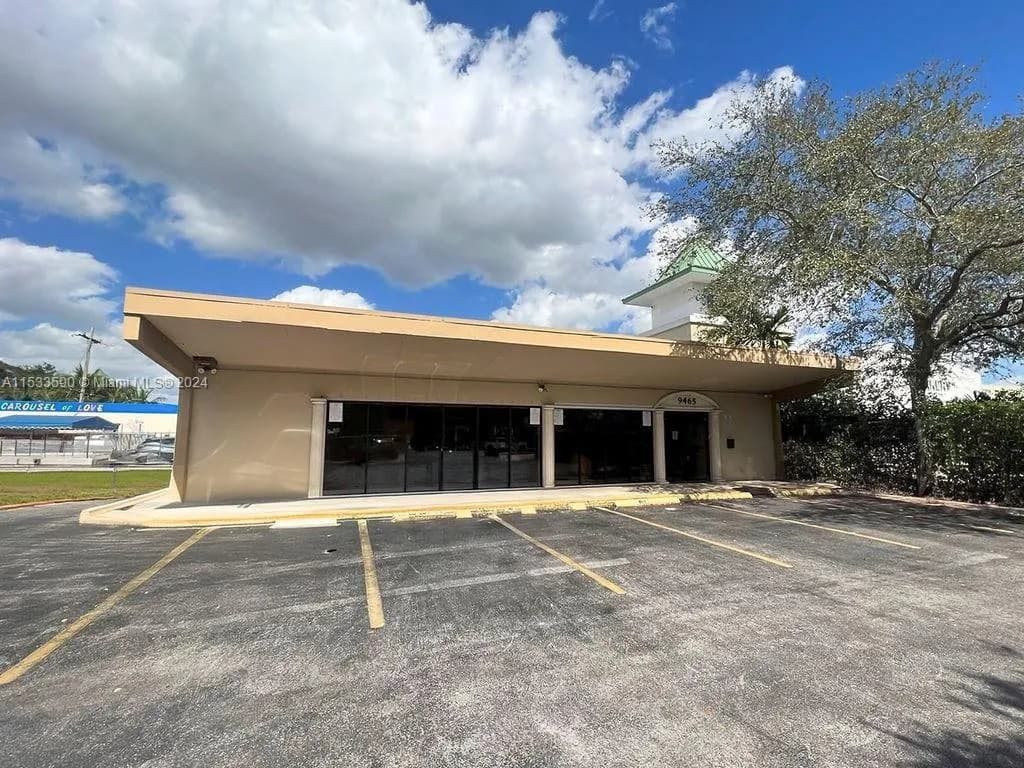 9465 SW 56th St, Miami FL 33165