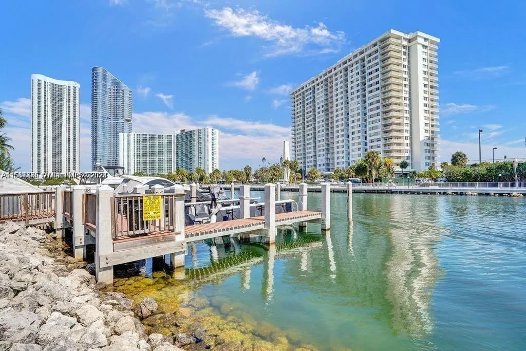 400 Kings Point Dr # 1219, Sunny Isles Beach FL 33160