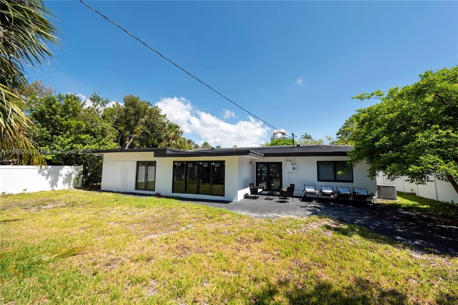 2308 SE 18 St, Fort Lauderdale FL 33316