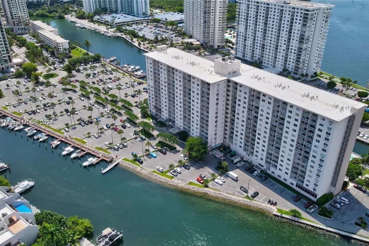 400 Kings Point Dr # 719, Sunny Isles Beach FL 33160