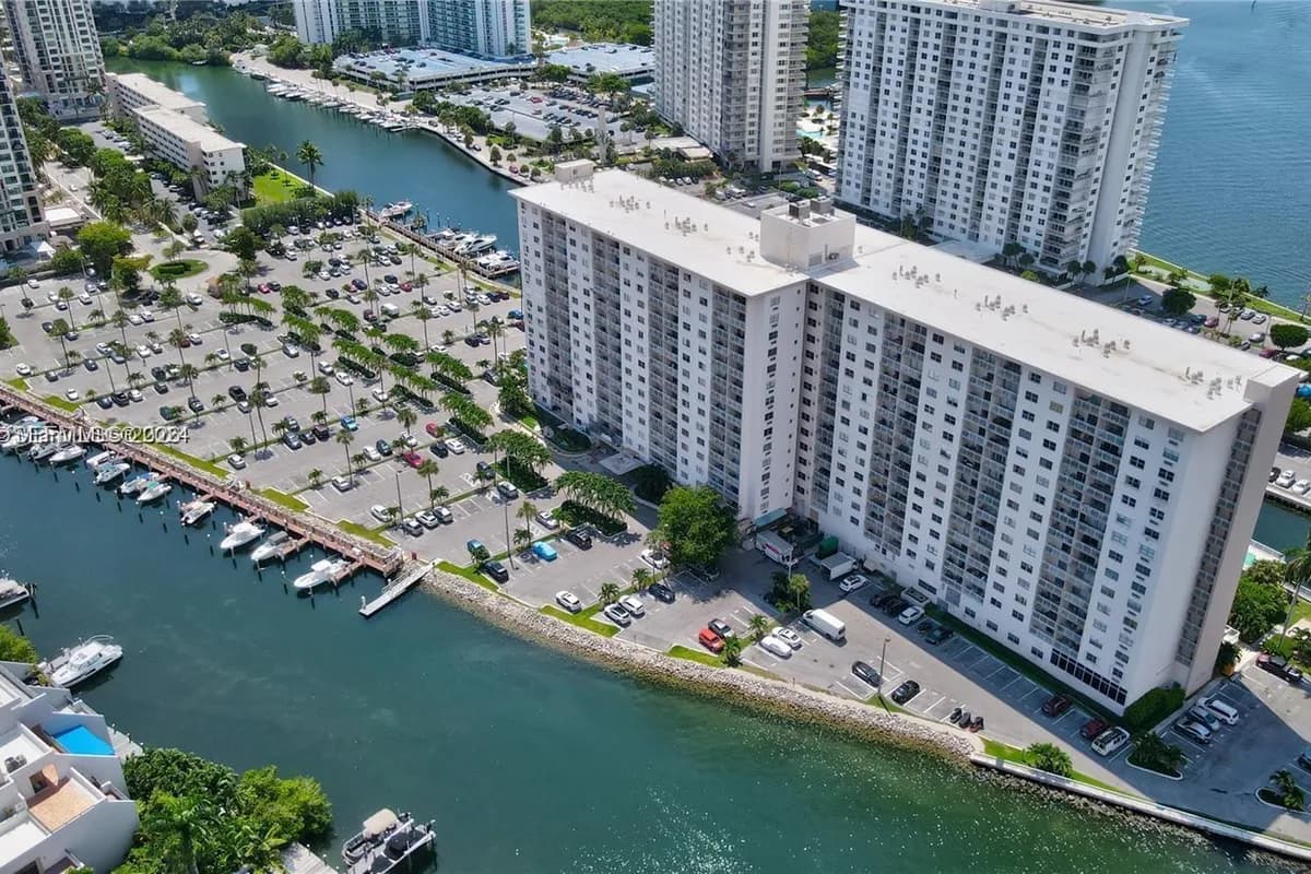 400 Kings Point Dr # 527, Sunny Isles Beach FL 33160