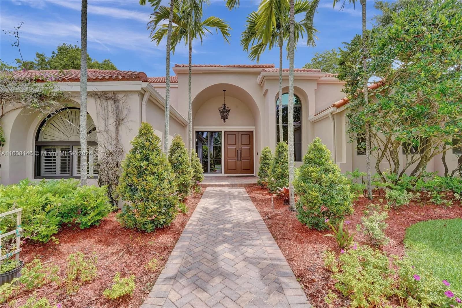 400 Alexandra Cir, Weston FL 33326