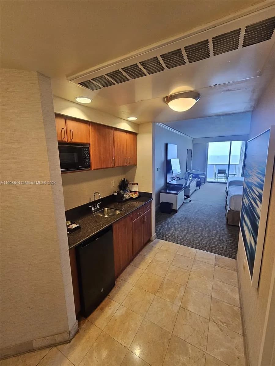 1 bath for sale at 18001 Collins Ave # 2610, Sunny Isles Beach FL 33160