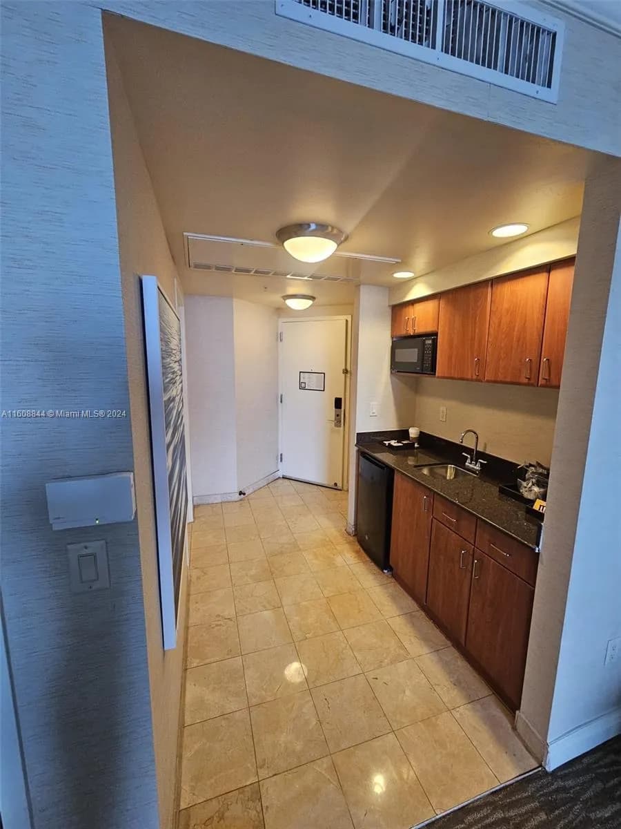 18001 Collins Ave # 2610, Sunny Isles Beach FL 33160