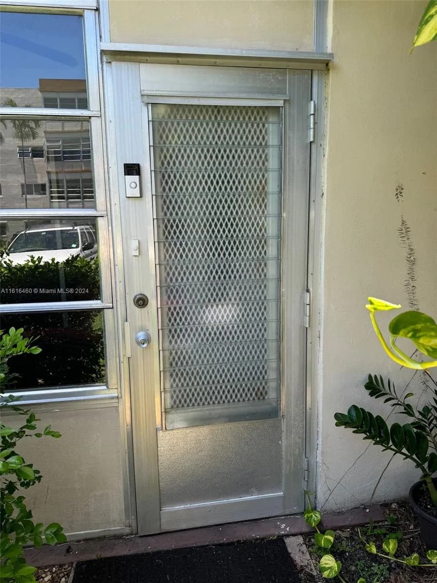 4047 NW 16th St # 110, Lauderhill FL 33313