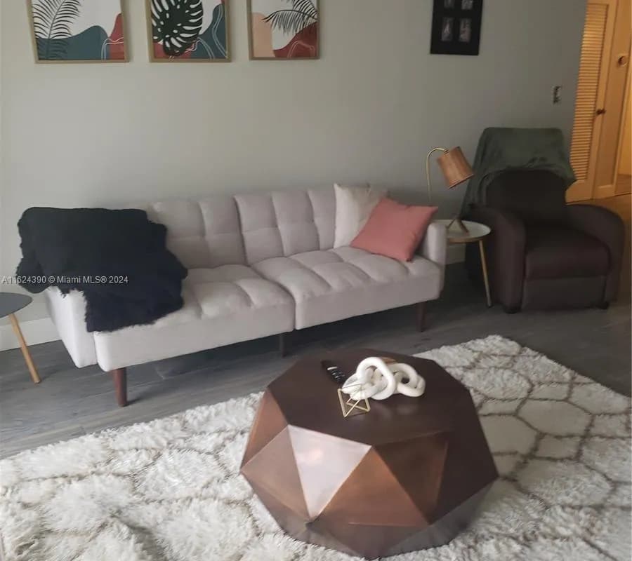 2220 NE 68th St # 1028, Fort Lauderdale FL 33308