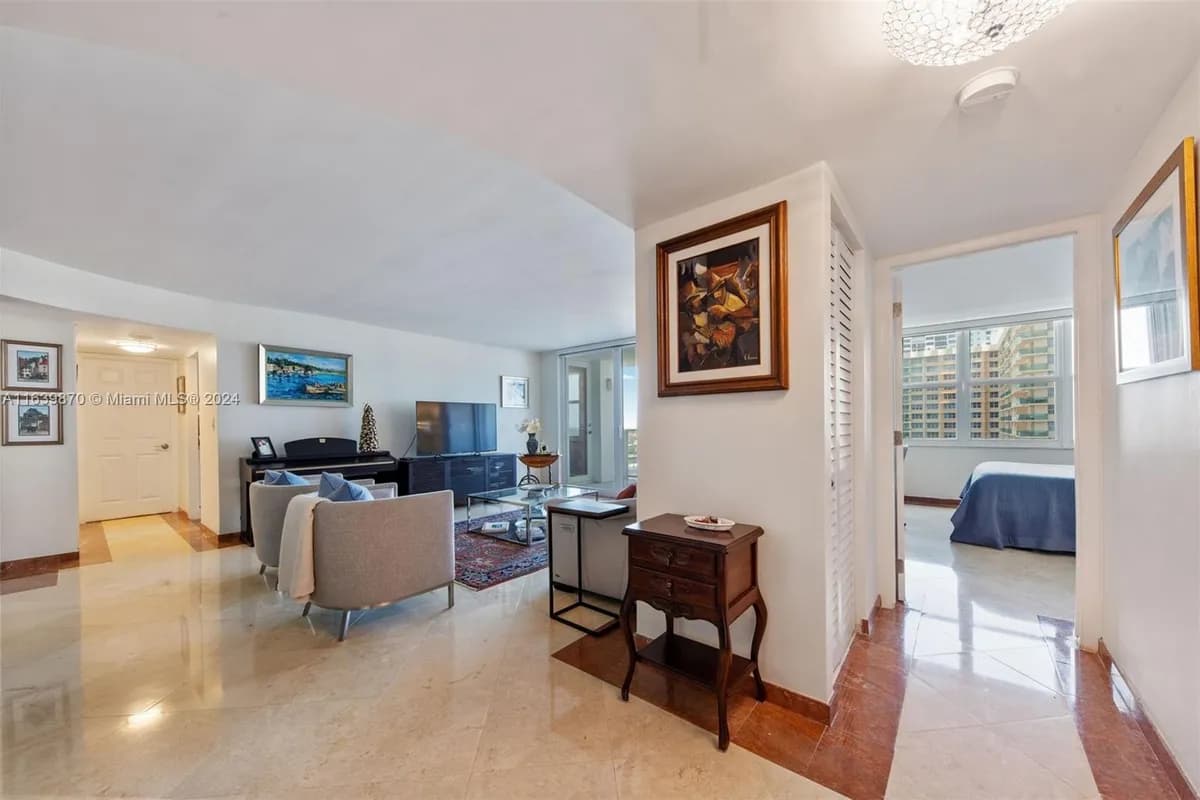 2751 S Ocean Dr, Hollywood FL 33019