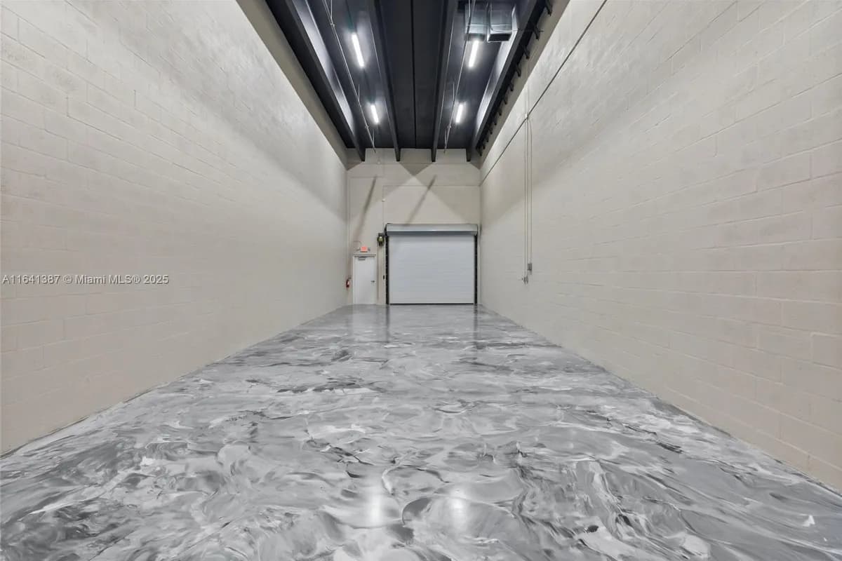 2011 W State Road 84 # 3, Fort Lauderdale FL 33315