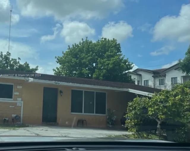 360 NW 207th St, Miami Gardens FL 33169