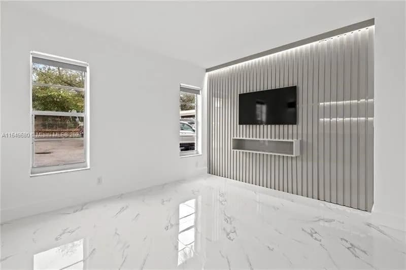 215 NE 16th Ave # 105, Fort Lauderdale FL 33301