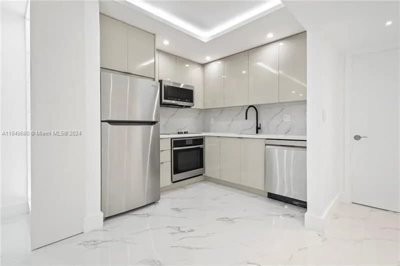 215 NE 16th Ave # 105, Fort Lauderdale FL 33301