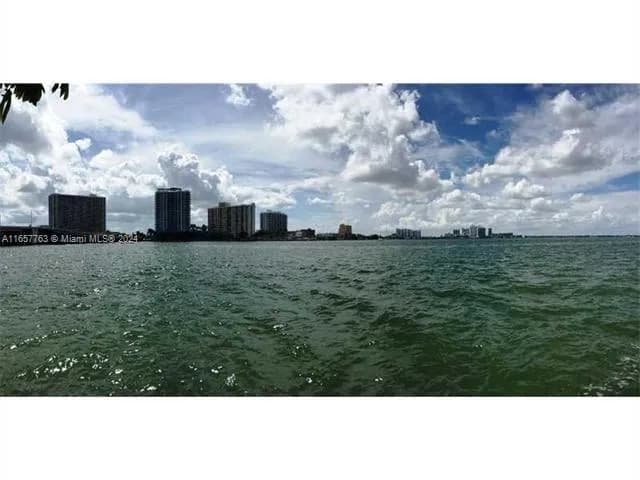 2140 Bay Dr, Miami Beach FL 33141