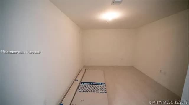 1000 Brickell Plz # 4905, Miami FL 33131