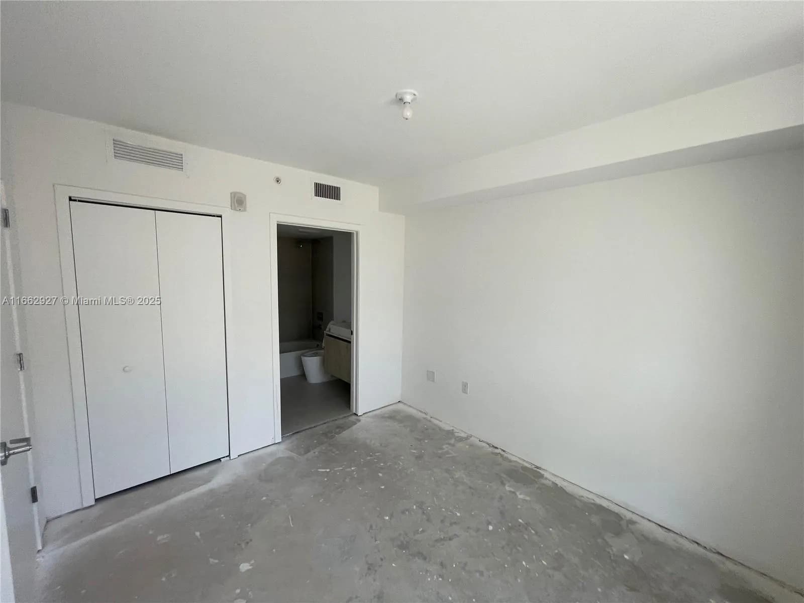 13800 Highland Dr # 210, North Miami Beach FL 33181