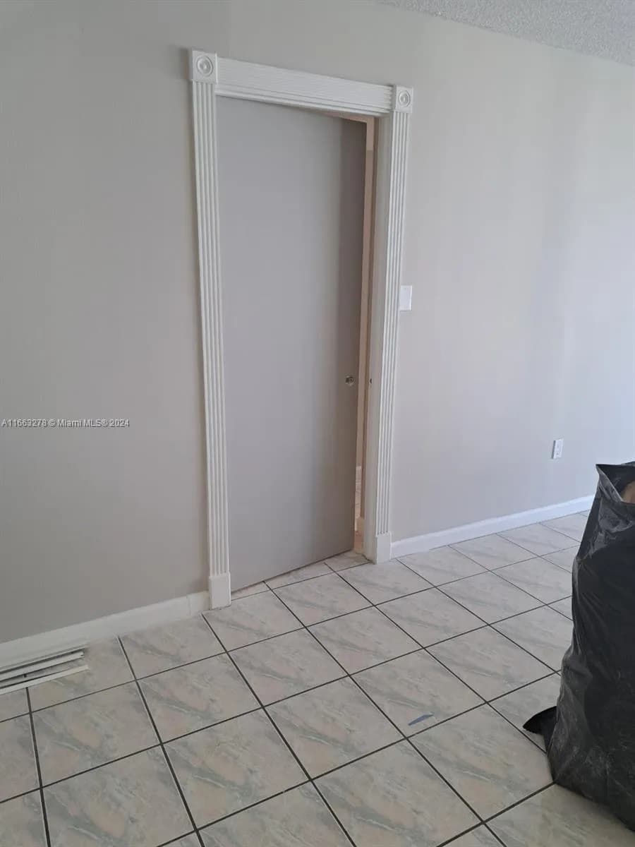 18061 Biscayne Blvd # 702, Aventura FL 33160