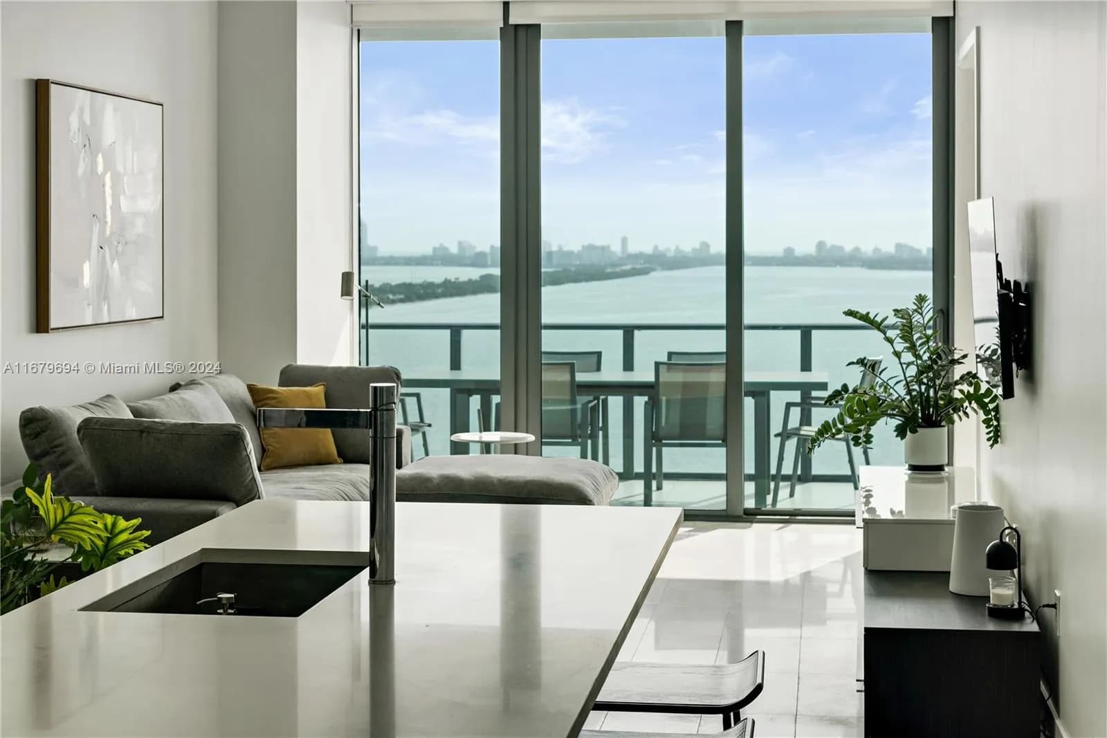 480 NE 31st St # 1802, Miami FL 33137