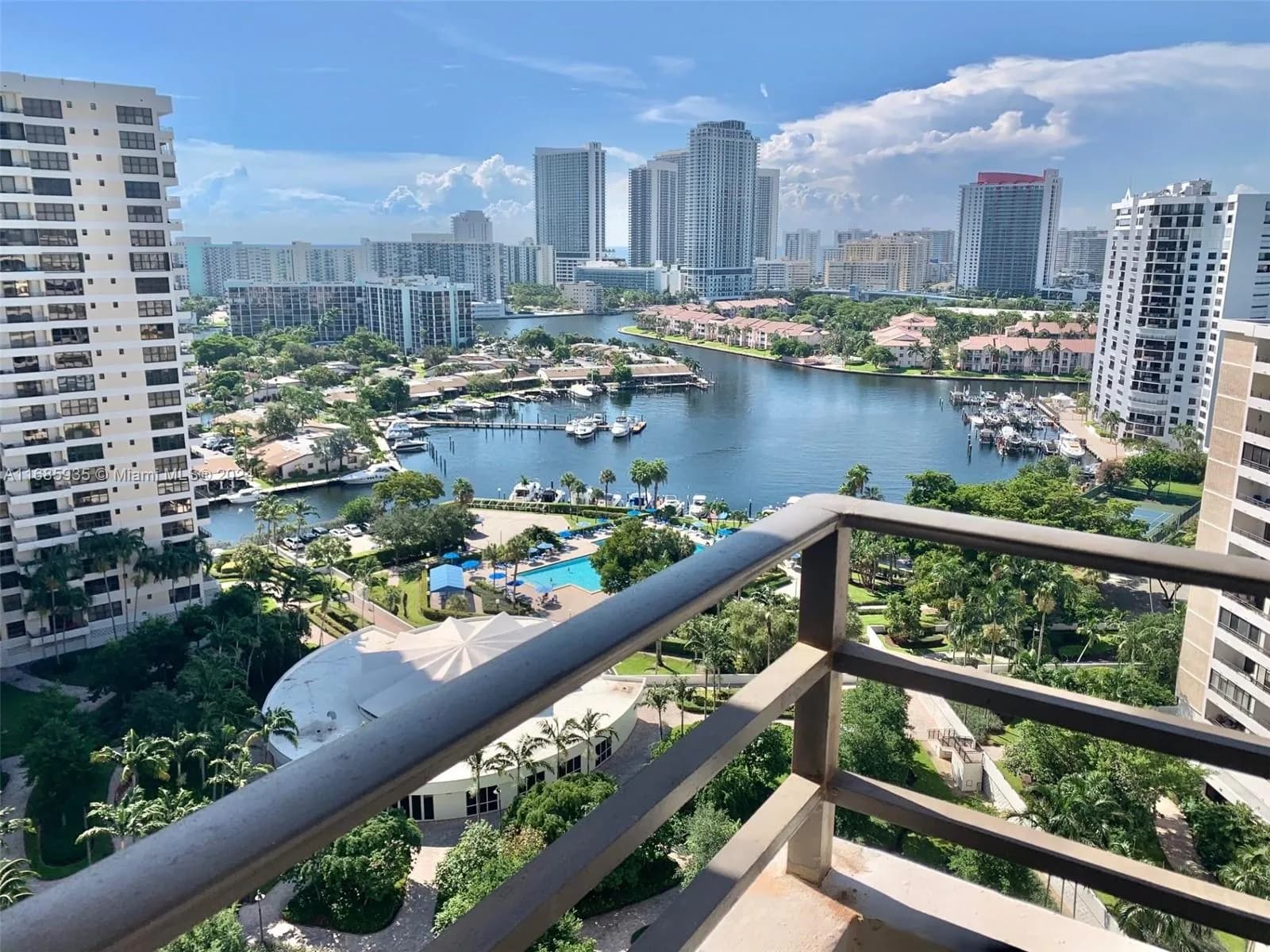 1 bedroom 1 bath for sale at 600 Three Islands Blvd # 1817, Hallandale Beach FL 33009