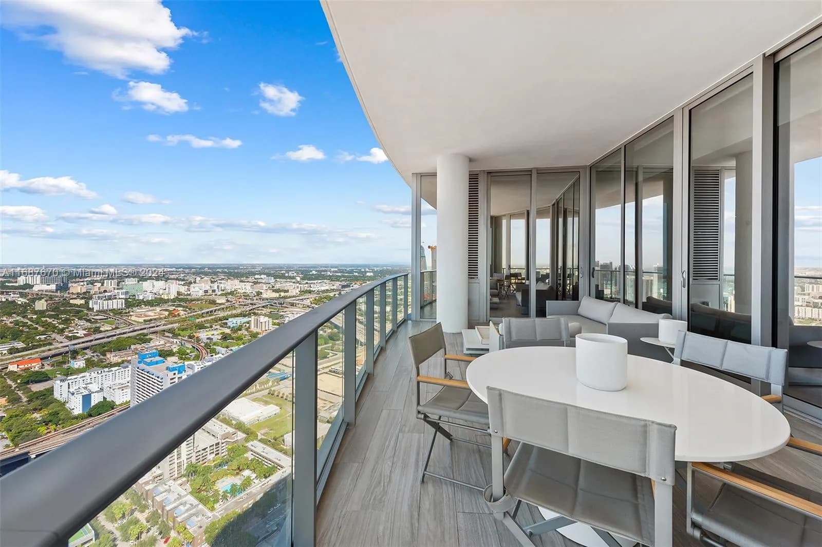 851 NE 1st Ave # 5112, Miami FL 33132