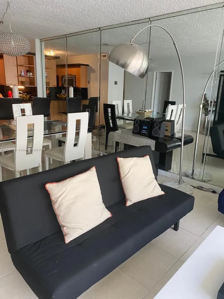 5401 Collins Ave # 412, Miami Beach FL 33140