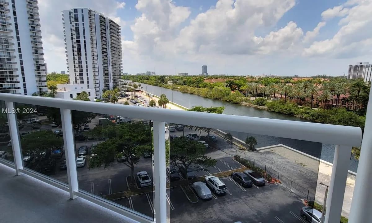 20505 E Country Club Dr # 739, Aventura FL 33180