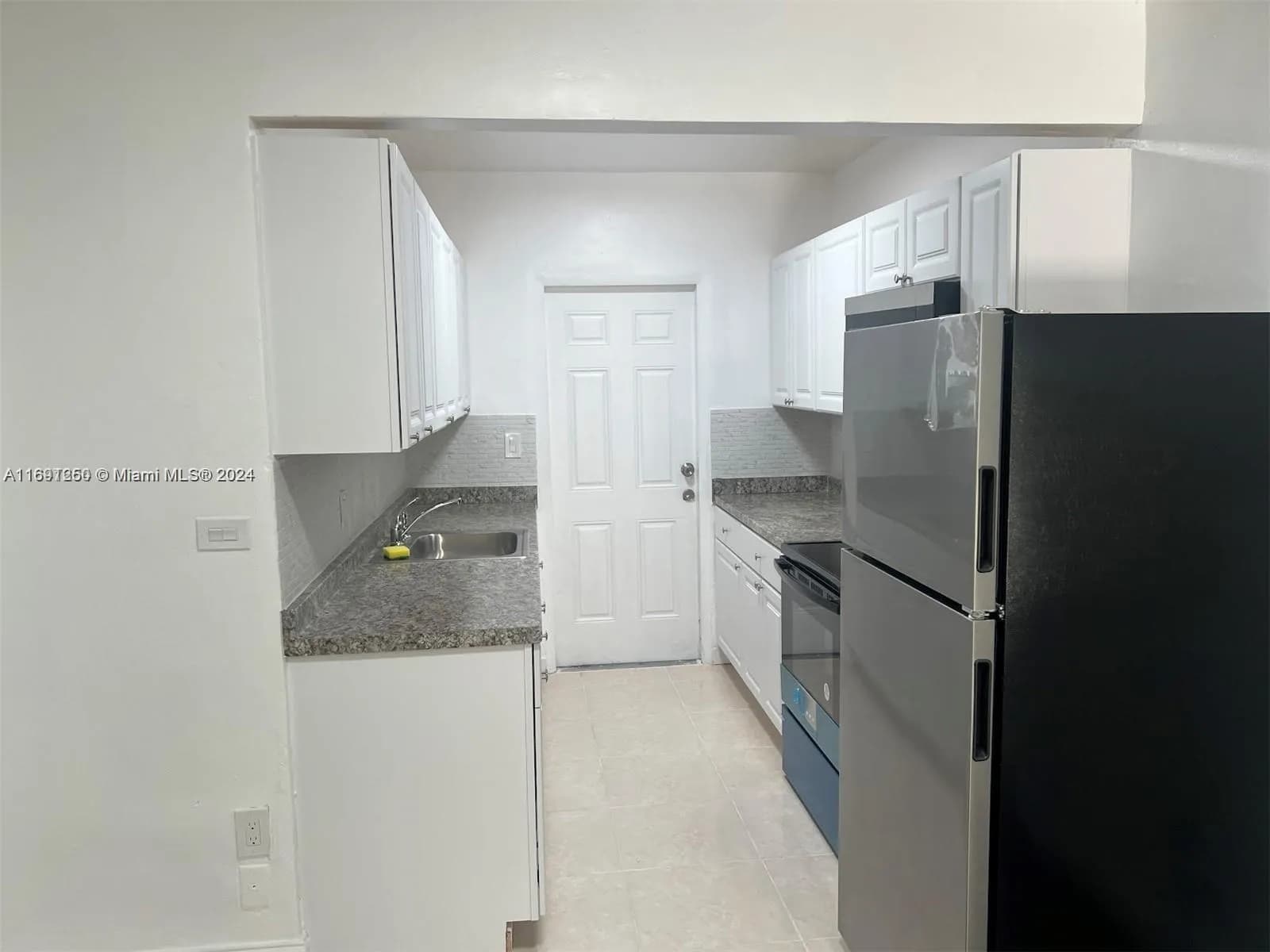 2 bedroom 2 bath for sale at 2072 NE 169th St # 5, North Miami Beach FL 33162