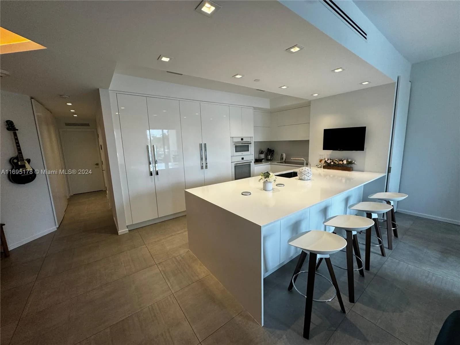 3700 Island Blvd, Aventura FL 33160