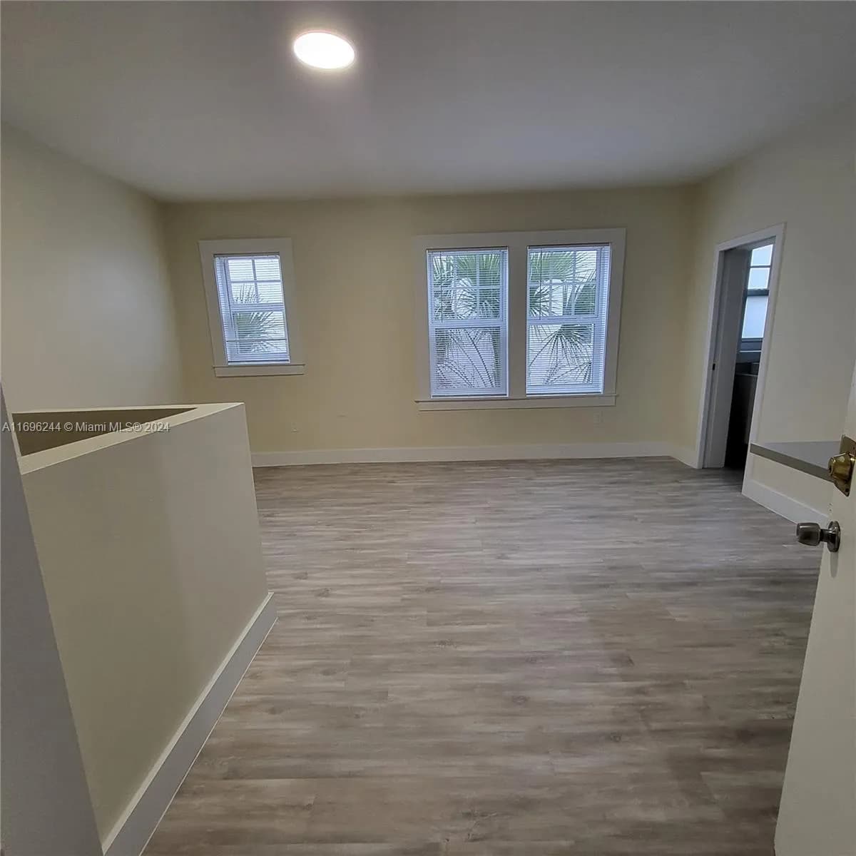 536 14th St # 301, Miami Beach FL 33139