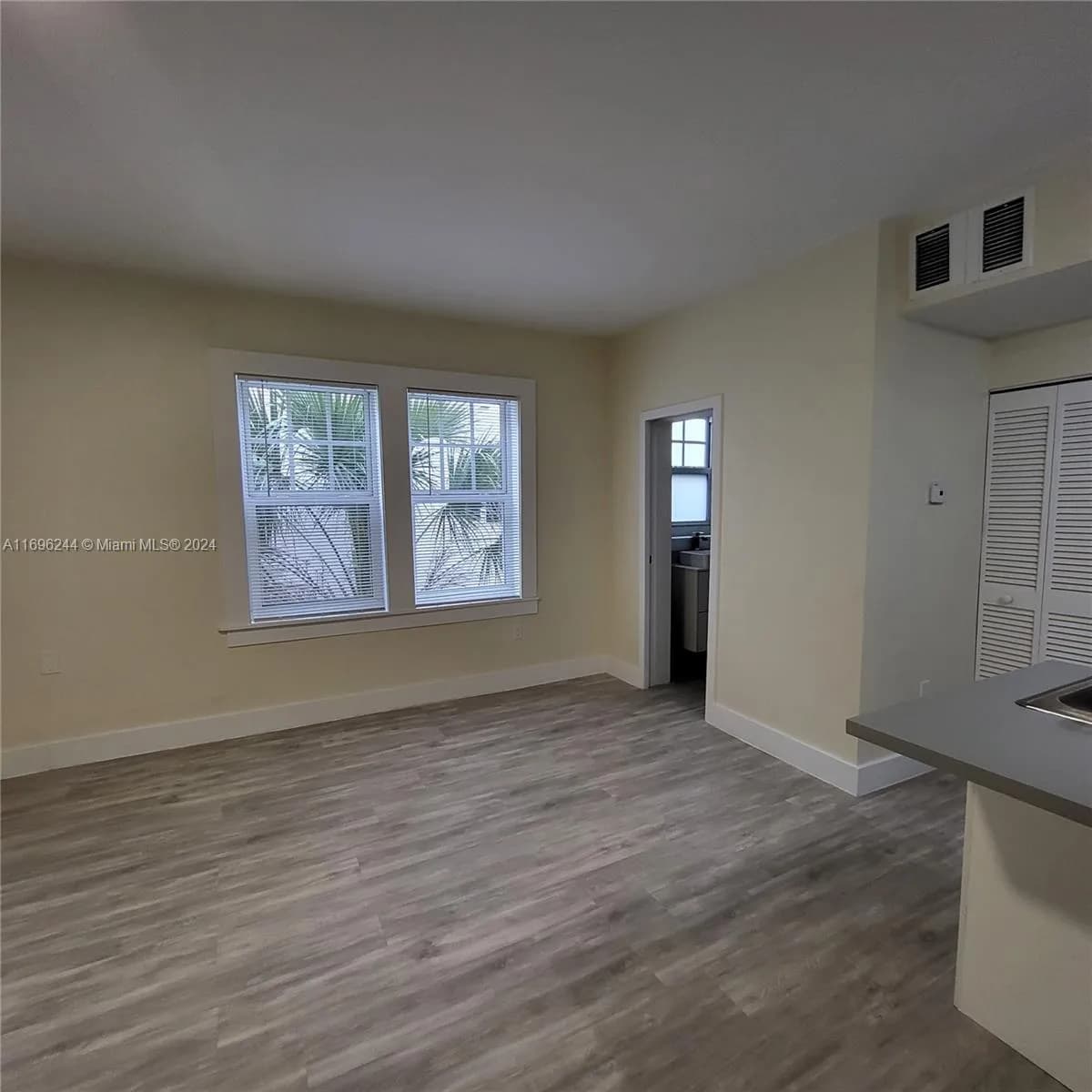 536 14th St # 301, Miami Beach FL 33139