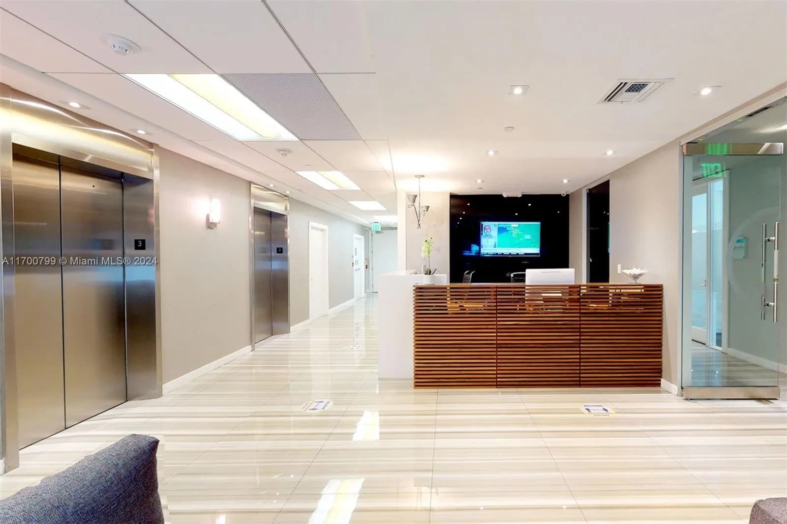 150 SE 2nd AVE # 332, Miami FL 33131