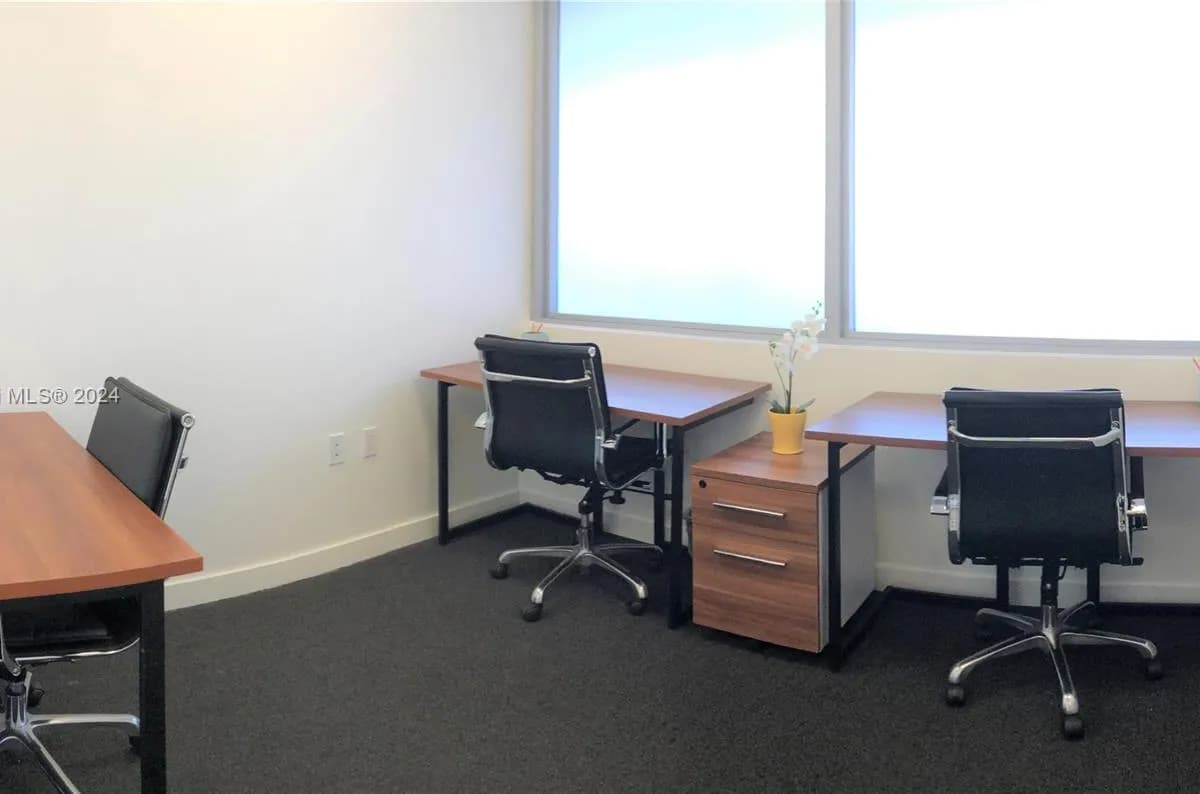 150 SE 2nd AVE # 332, Miami FL 33131