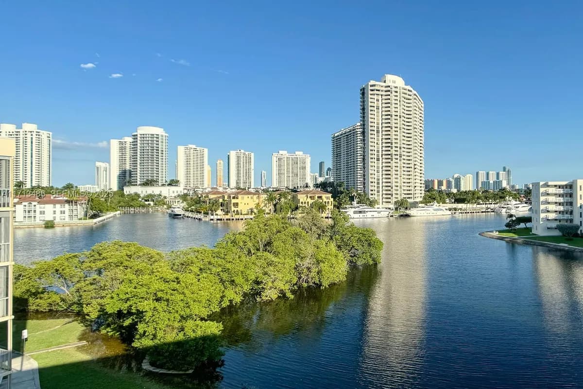 2930 Point East Dr # E601, Aventura FL 33160