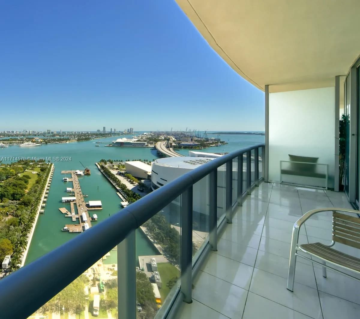 888 Biscayne Blvd # 2511, Miami FL 33132