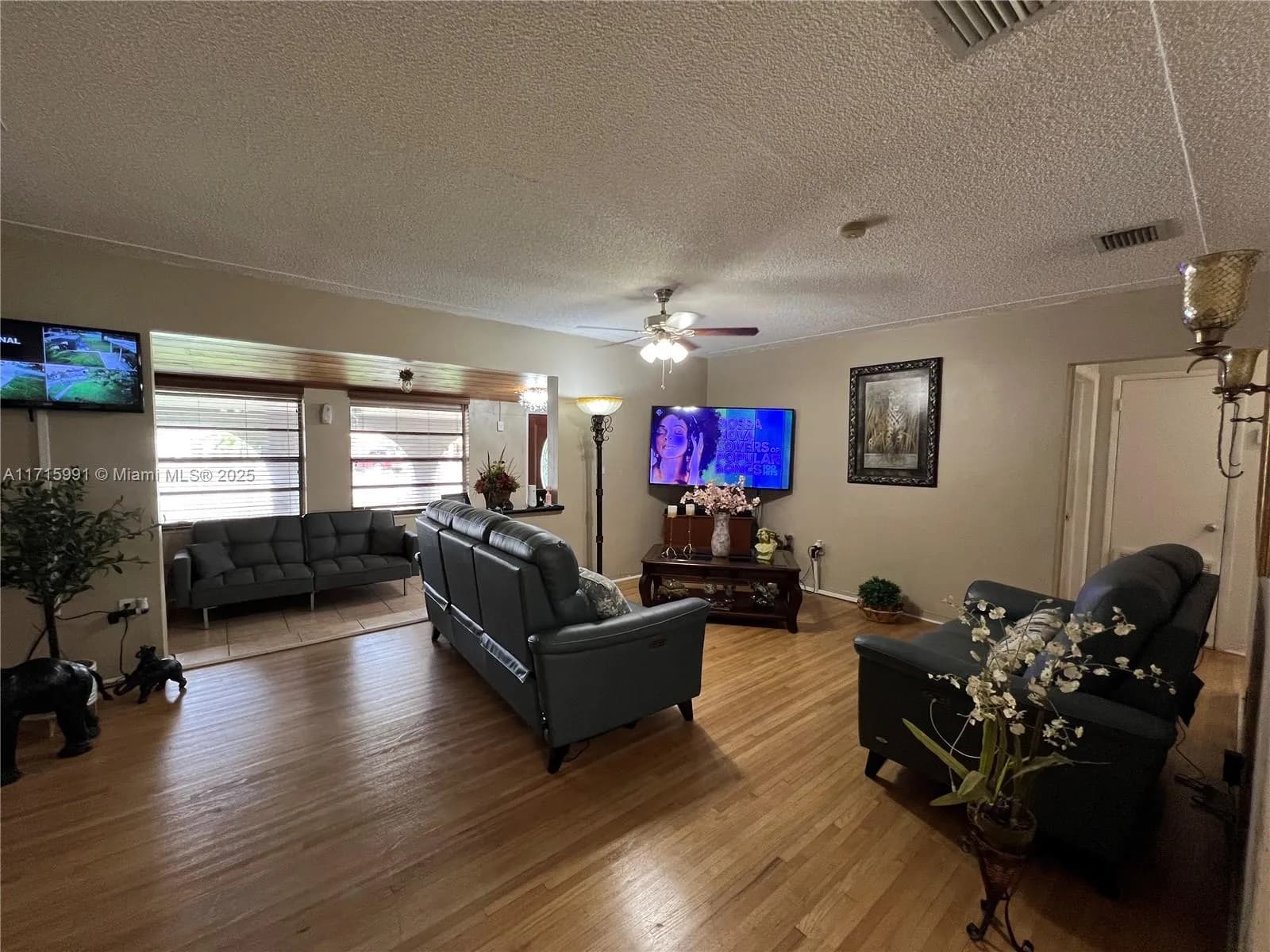 546 E 27th St, Hialeah FL 33013