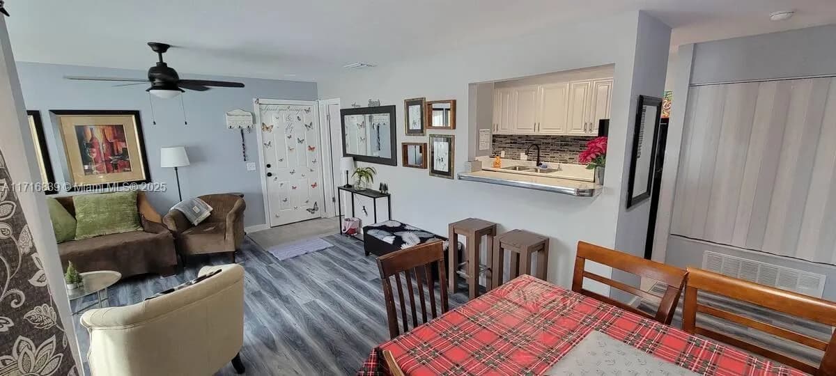 1 bedroom 1 bath for sale at 13285 ARBOR POINTE CIR, Tampa FL 33617