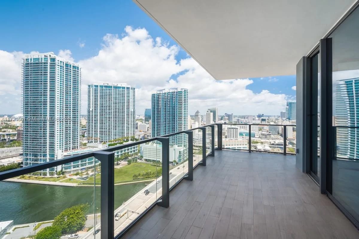 68 SE 6 Street # 2112, Miami FL 33131