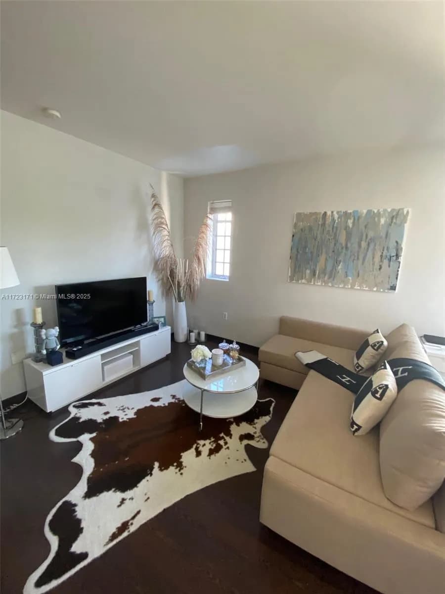 435 21st St # 307, Miami Beach FL 33139