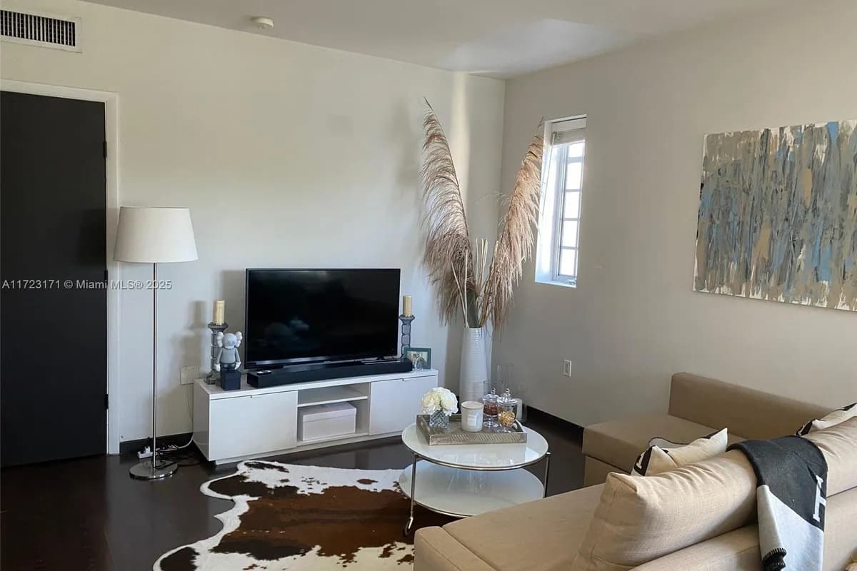 435 21st St # 307, Miami Beach FL 33139