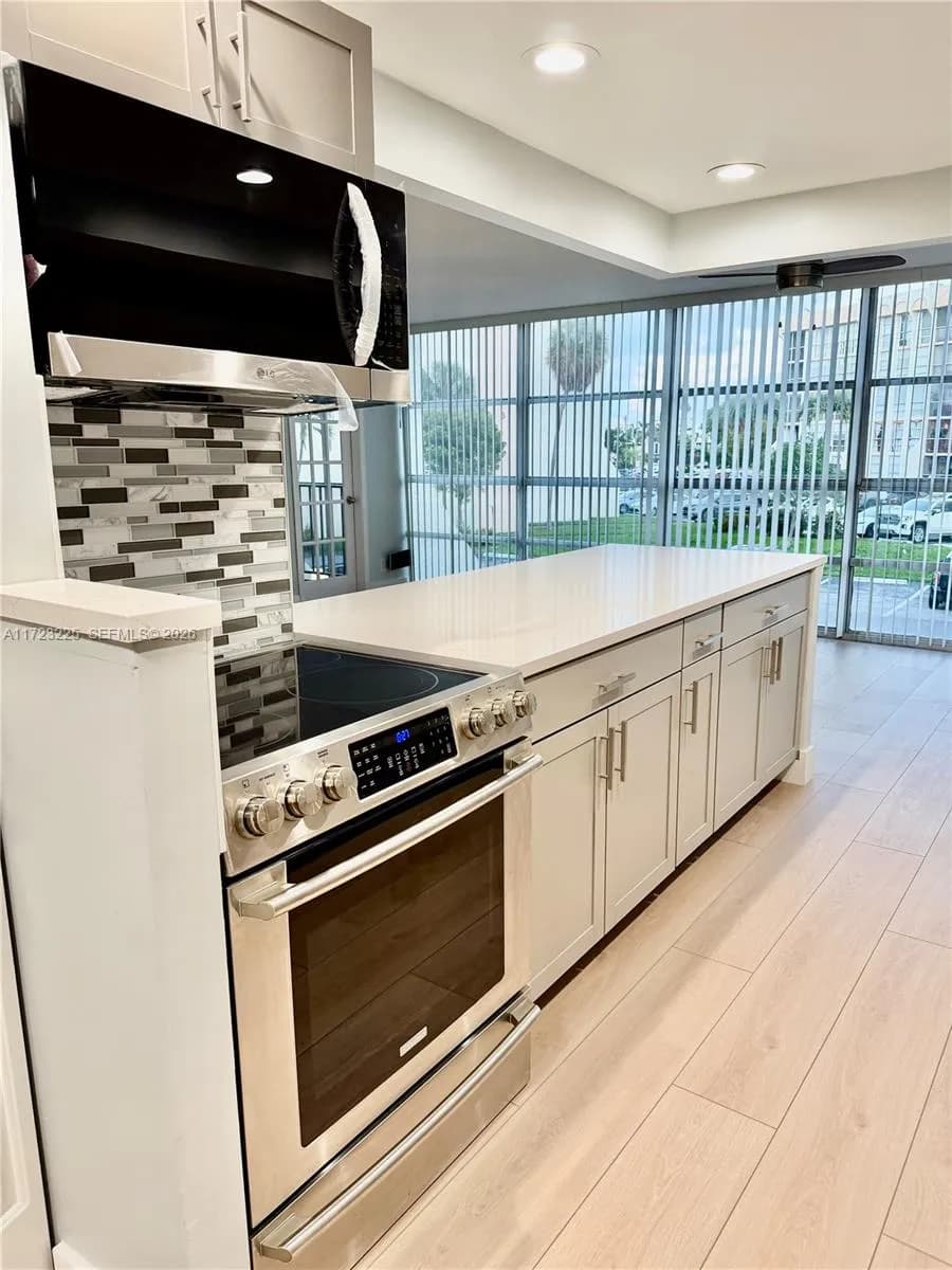 601 Three Islands Blvd # 217, Hallandale Beach FL 33009