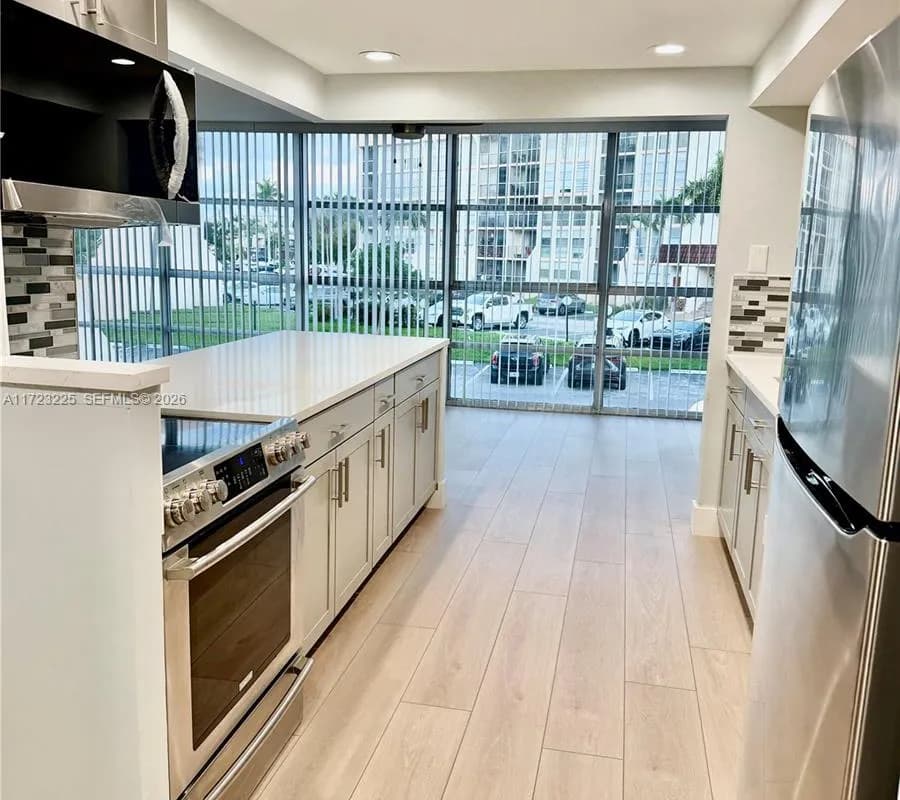 601 Three Islands Blvd # 217, Hallandale Beach FL 33009